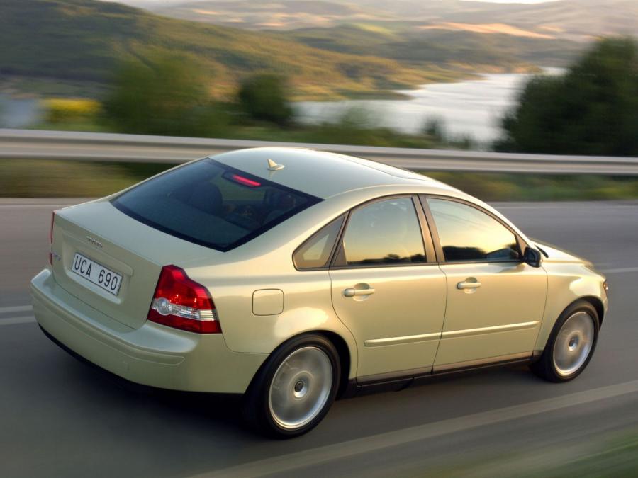  Volvo S40 2004 года  (фото 14 из 26)